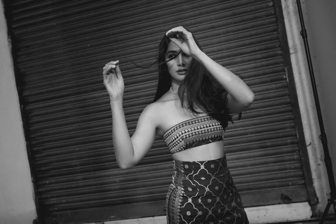 Pooja Hegde stuns in elegant ethnic glam!