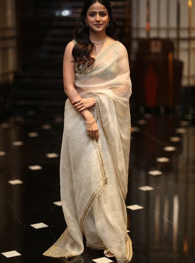 Vaishnavi Chaitanya radiates grace in timeless saree elegance!