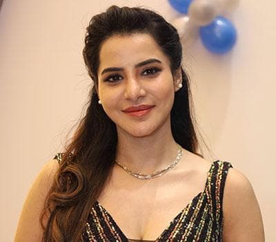 Actress Ashu Reddy Moves High Court in Honey Trap and Cheating Case!