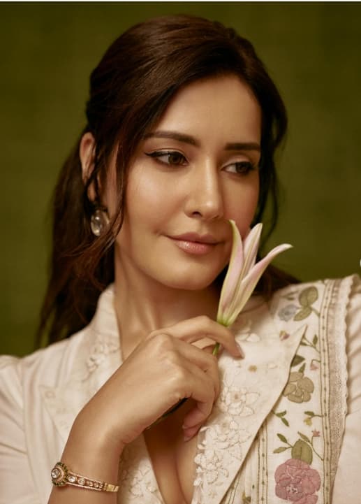 Raashii Khanna stuns in ivory perfection!