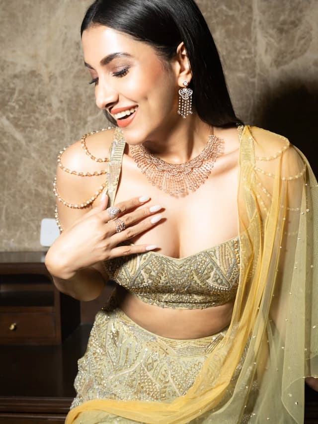 Rukmini Maitra Embraces Grace and Individuality in a Serene Traditional Look