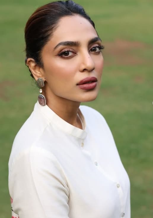 Sobhita Dhulipala Makes Telugu OTT Debut with ‘Cheekatilo’!