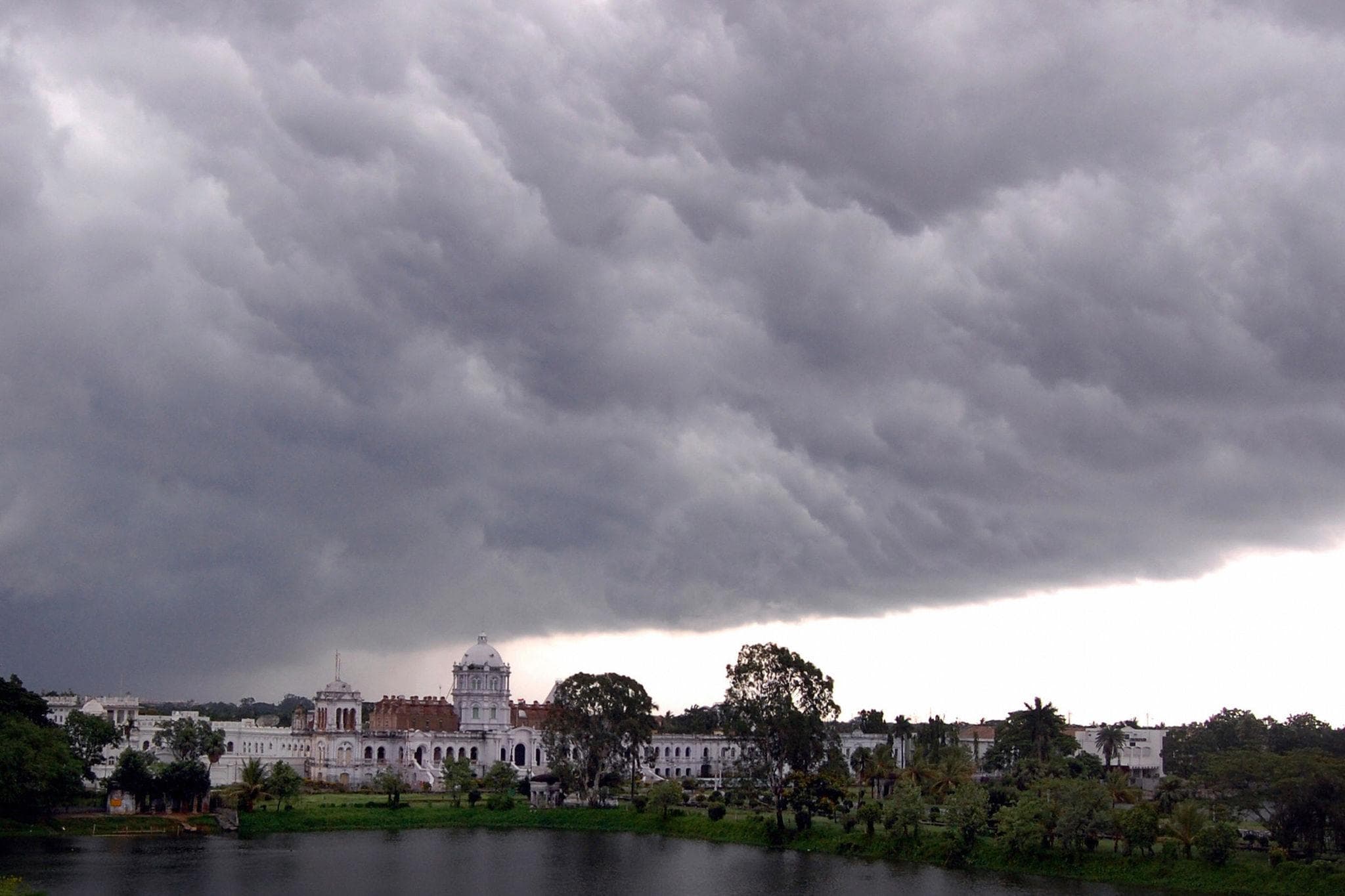 Unseasonal Rains Alert Issued Across Telangana!