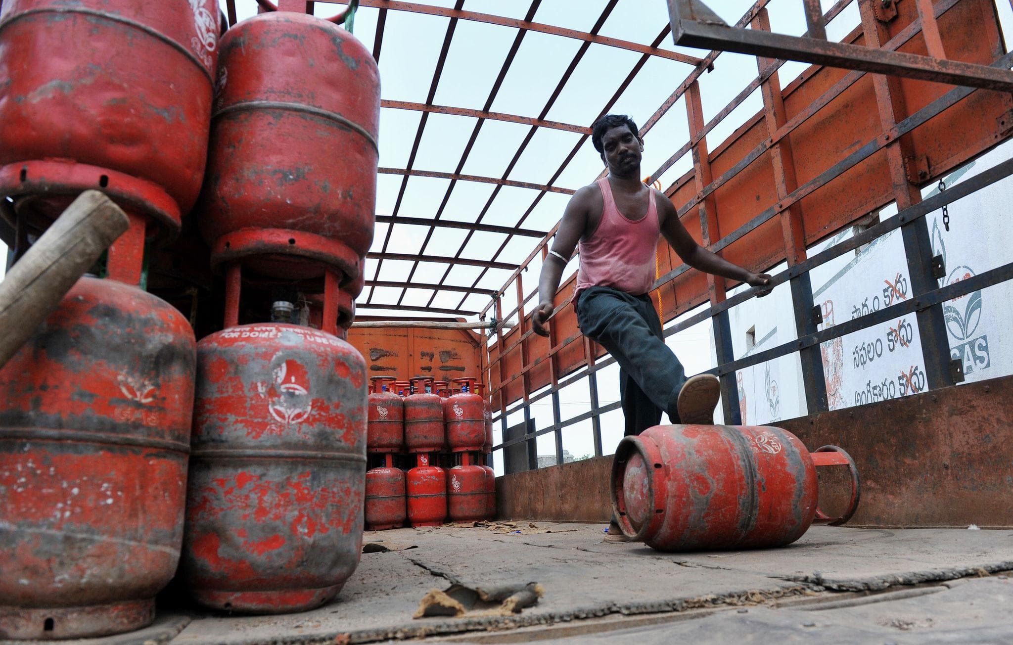 Centre Assures 100% LPG Supply for Domestic Consumers!