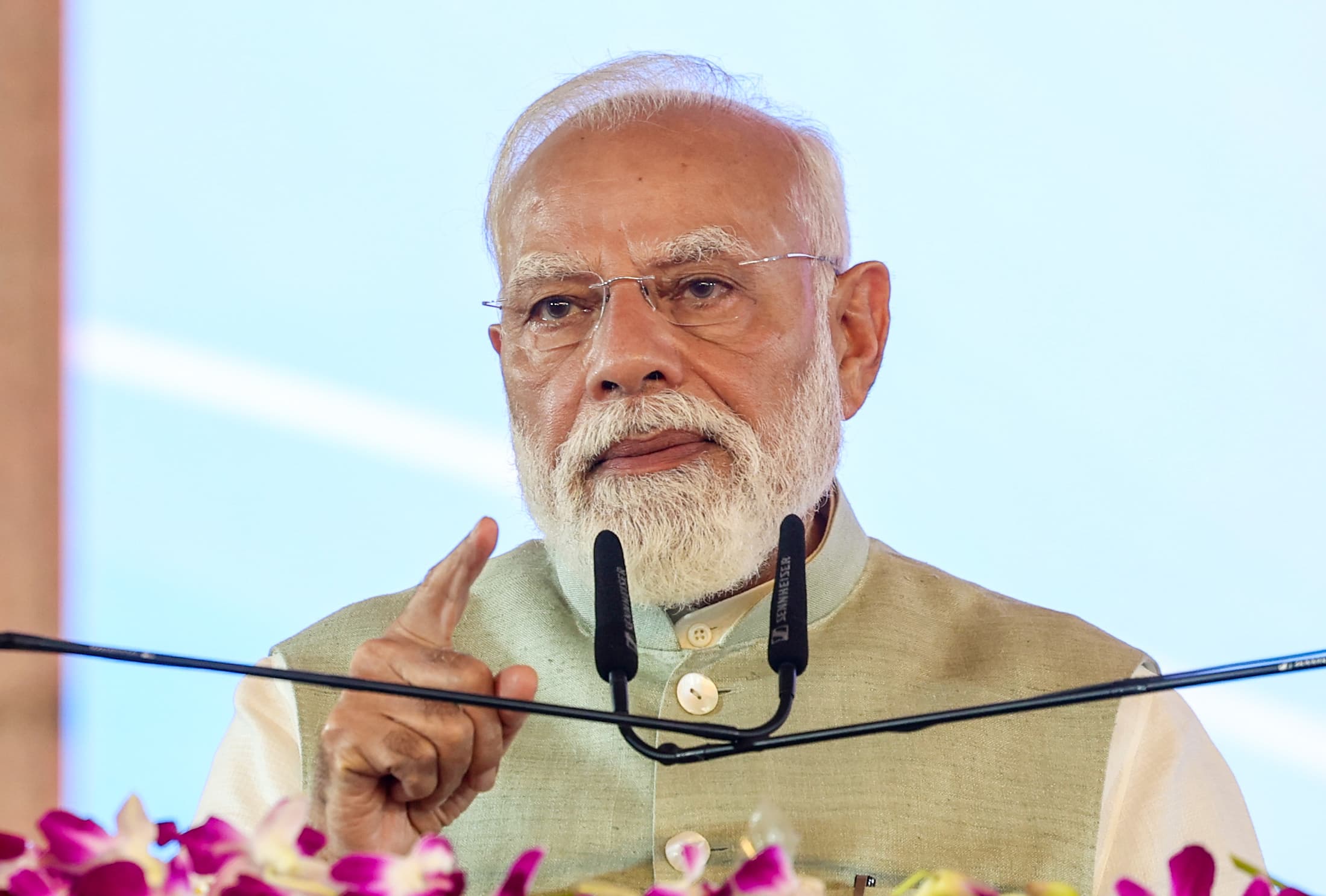 Modi Invites Investments in India’s Power Sector
