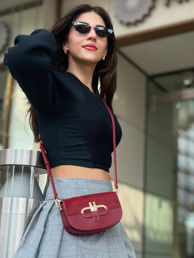Mehreen Pirzada Turns Heads with Chic Street Style!