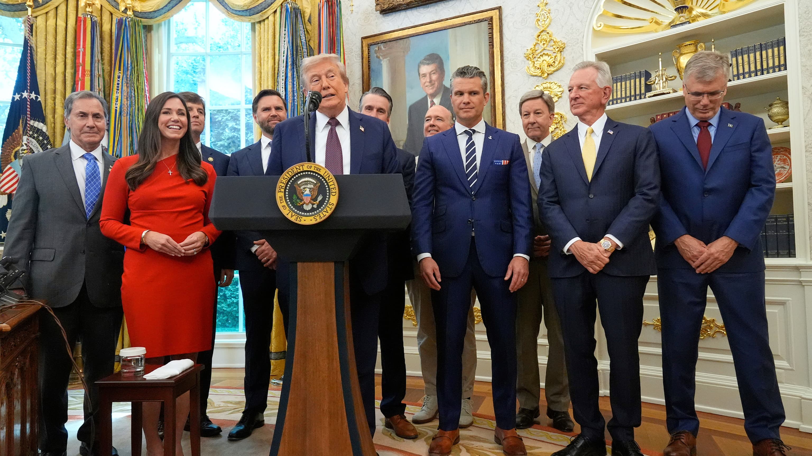 Global Oil Markets Tumble After Trump’s Announcement!