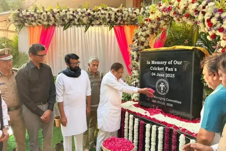 IPL 2026: RCB Pays Tribute to Stampede Victims with Grand Homage