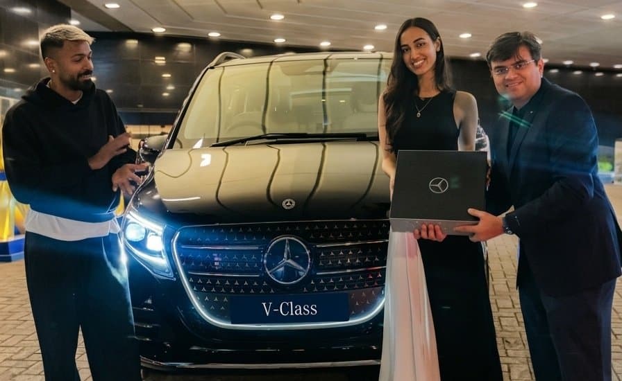 Hardik Pandya Gifts a Luxury Car to His Girlfriend