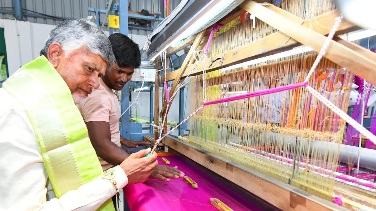 AP Government Announces ‘Power’ Gift for Handloom Weavers