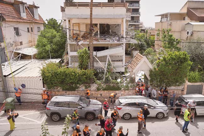 48-Hour Ultimatum to Iran: US Issues Stern Warning Regarding Hormuz