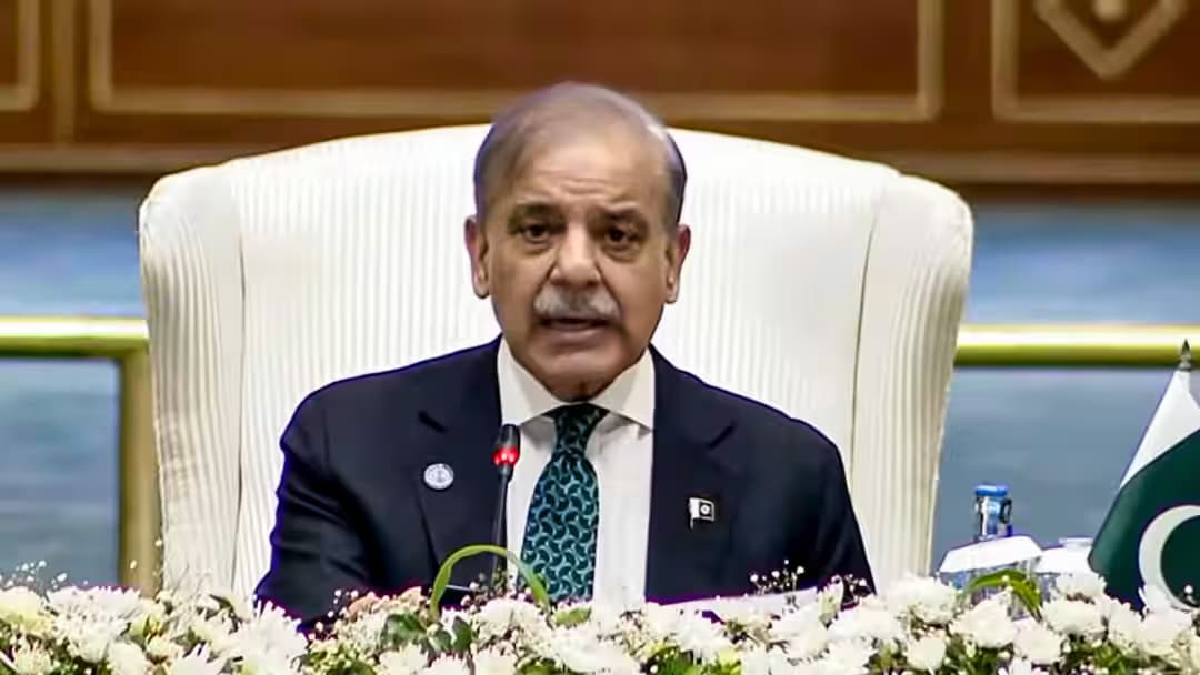 Pakistan Imposes Nationwide Early Shutdown Amid Severe Fuel Crisis