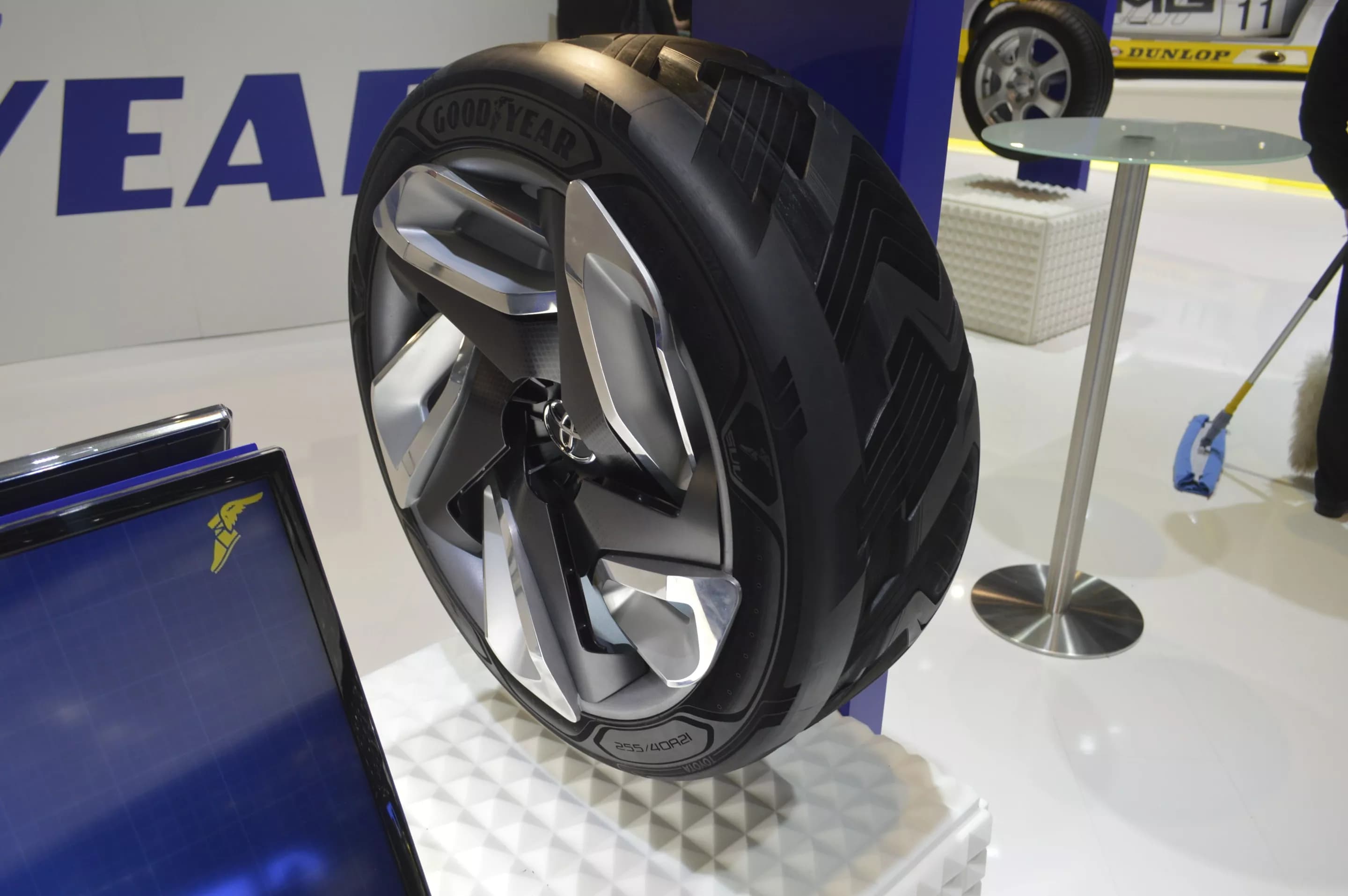 New Device That Generates Electricity from Tires
