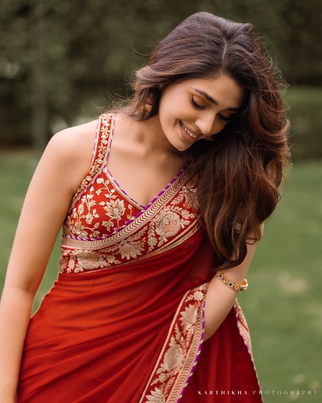 Krithi Shetty Adds a Classy Touch to Her Traditional Look