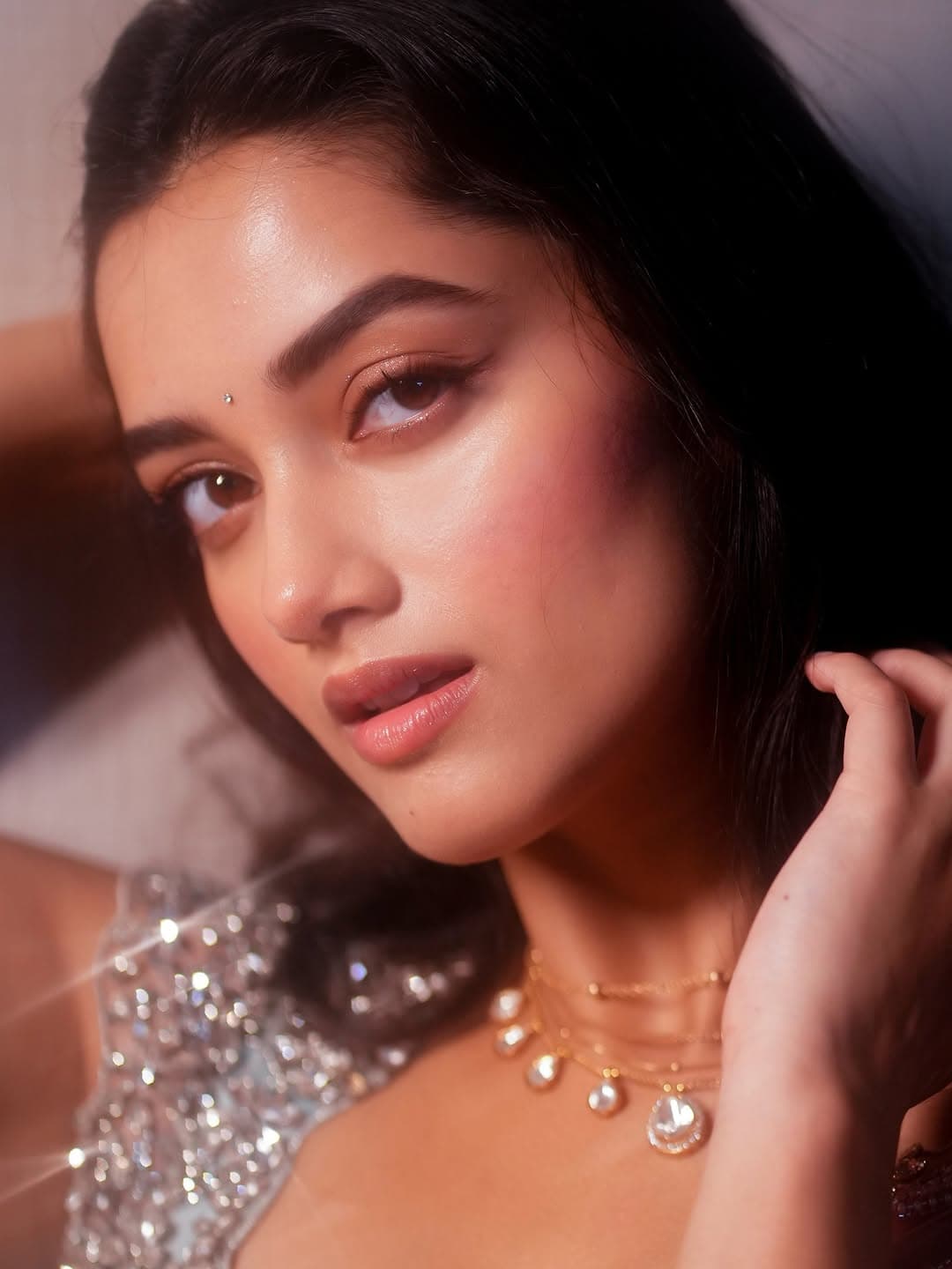 Bhagyashri Borse Glows in Dreamy Ethnic Glam!