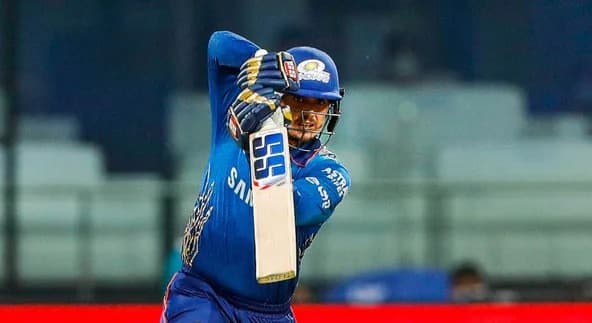 De Kock’s Blazing Century Powers MI