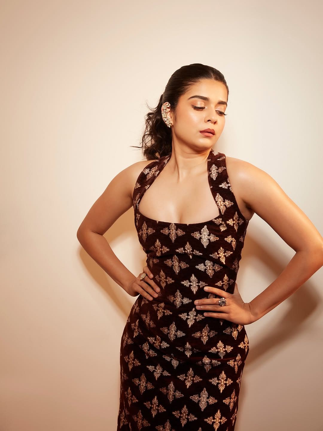 Mithila Palkar Turns Heads with Chic and Elegant Glam Look!