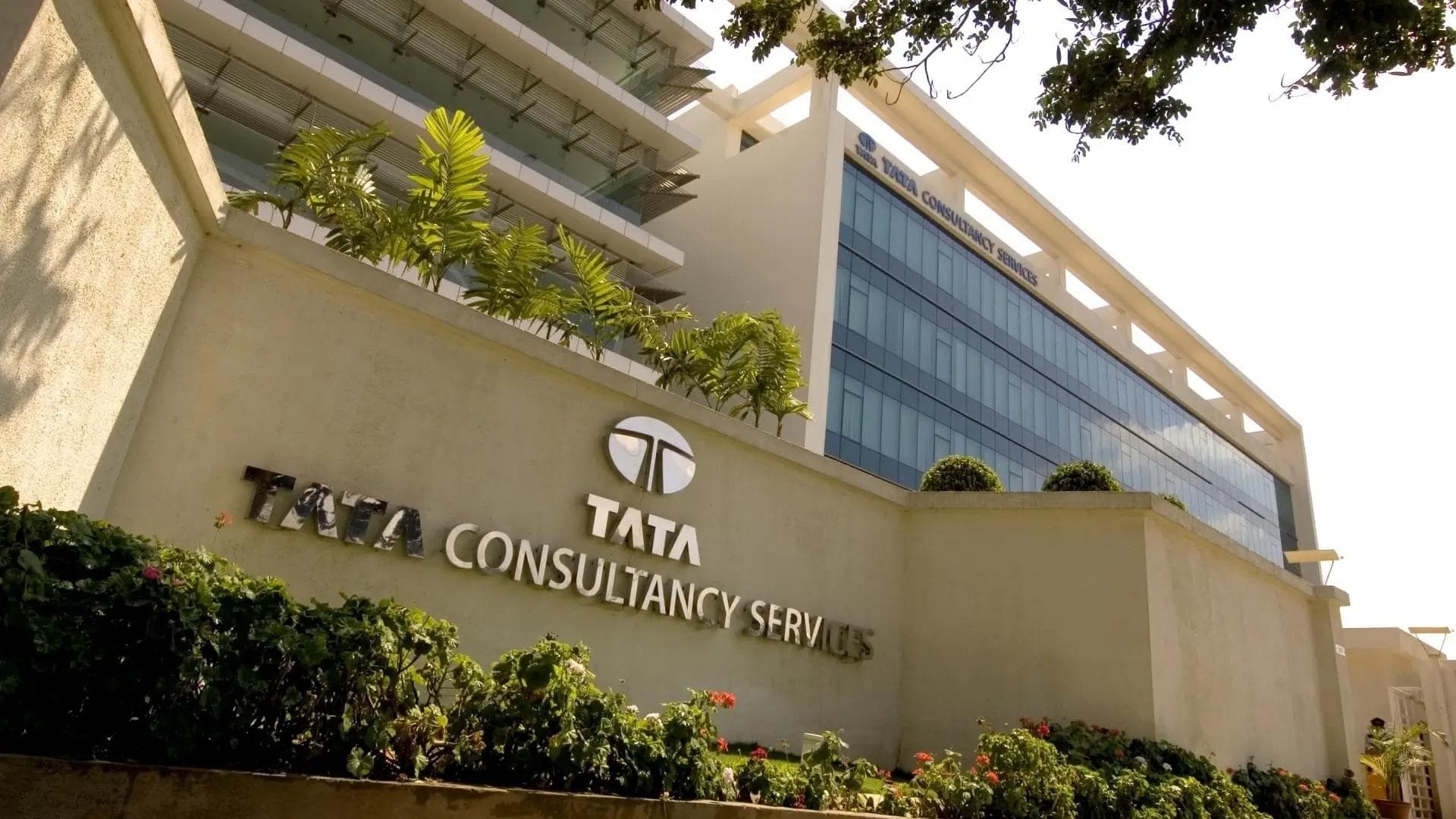 CM Fadnavis Calls Allegations Serious, Orders Probe by Central Agencies!