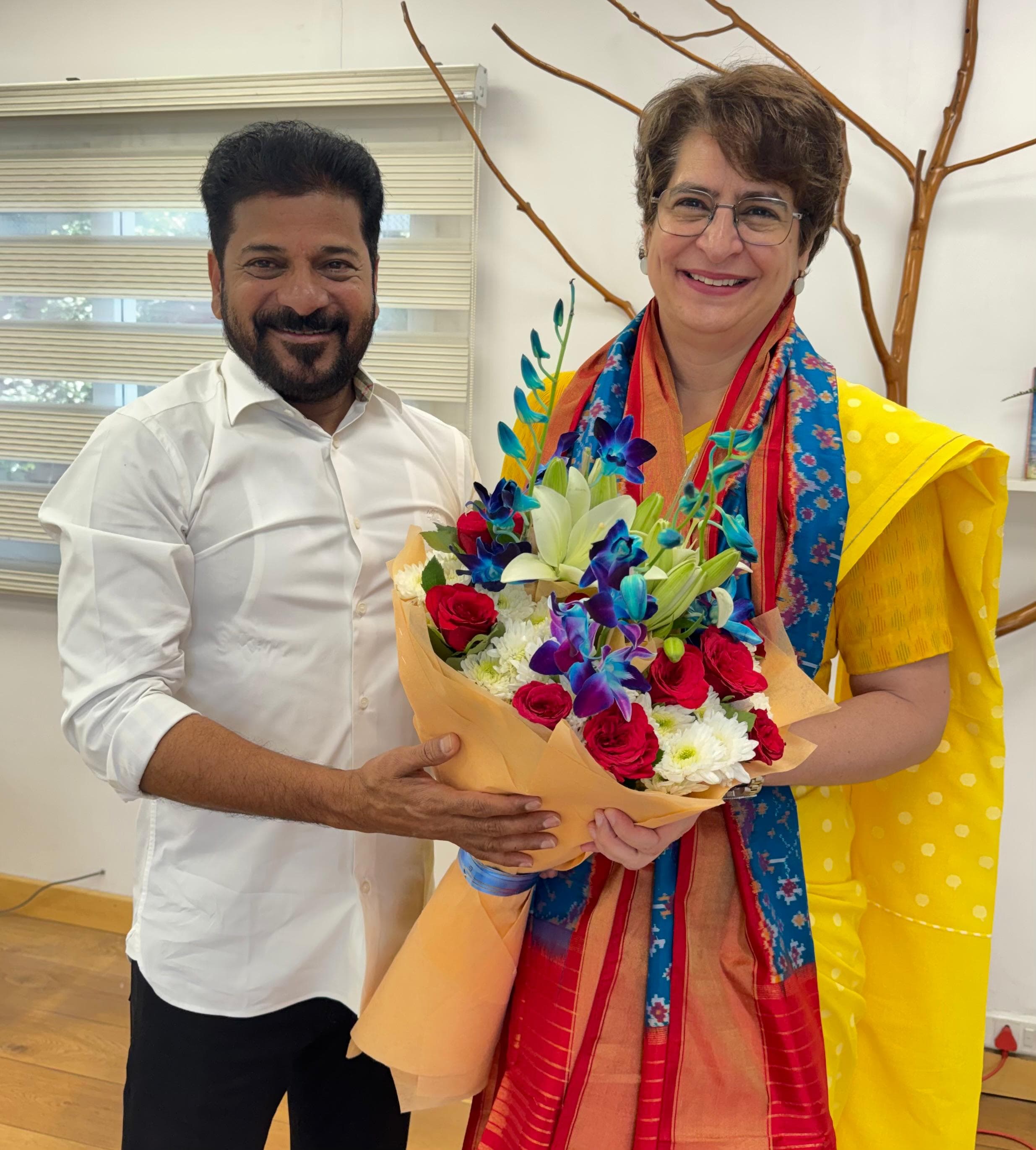 CM Meets Priyanka Gandhi