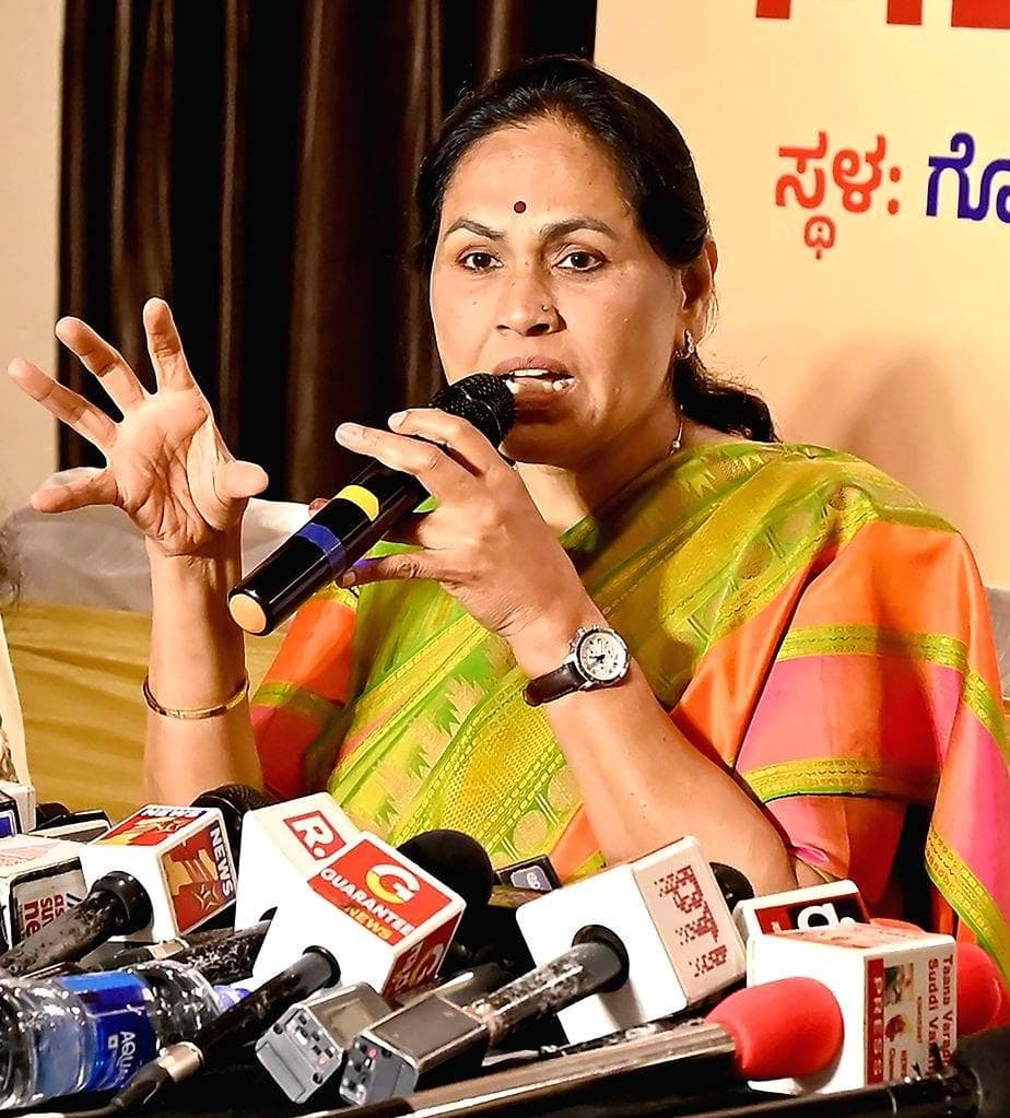 Union Minister Shobha Karandlaje Targets Congress Over ‘Dynasty Politics’ and Governance Failures!
