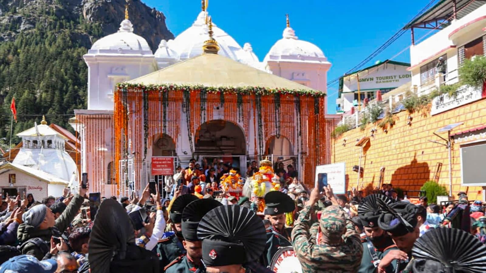 Shock for Devotees During Char Dham Yatra; New Rule Introduced at Gangotri Temple