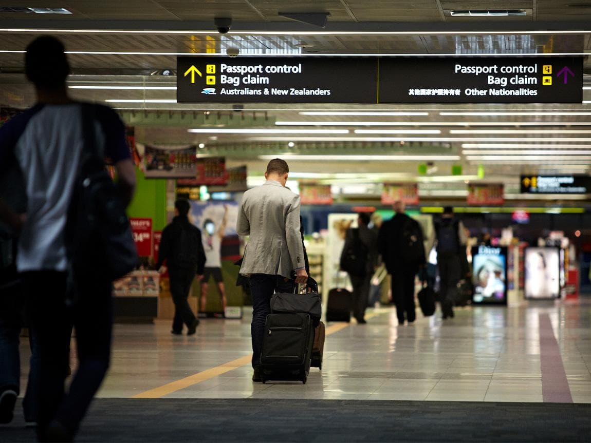 A Small Jasmine Garland, A Costly Lesson for Travelers!